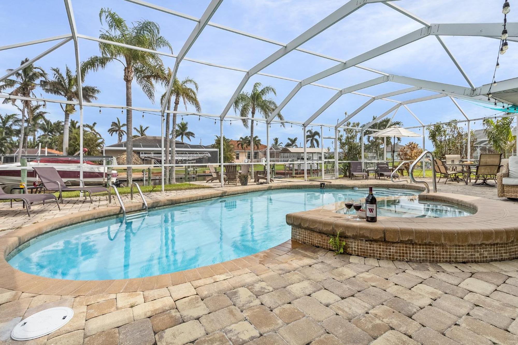 Boating & Fishing Enthusiasts, Heated Pool And Spa, Bicycles - Latitude Adjustment - Roelens Villa Cape Coral Exterior photo