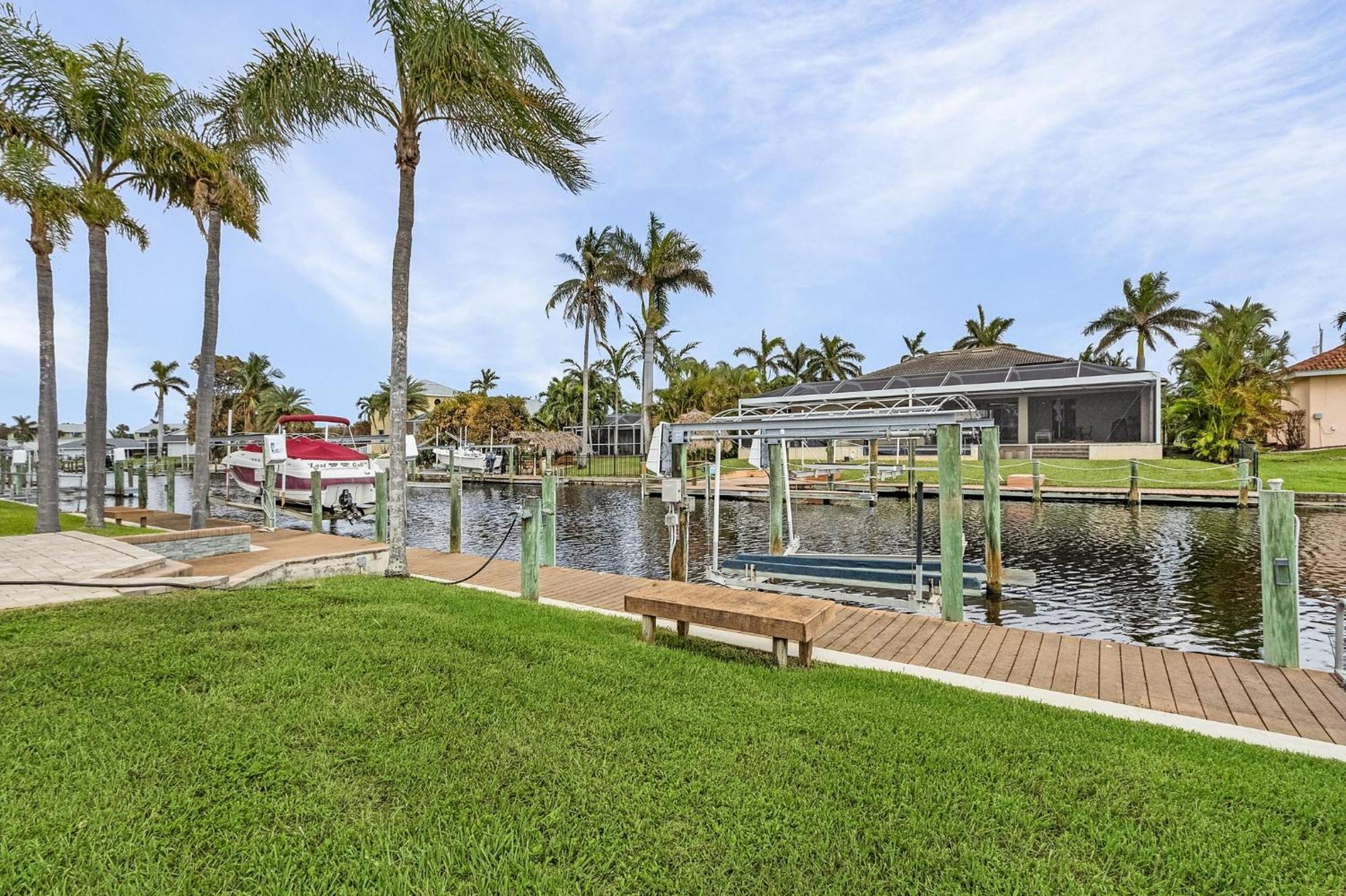 Boating & Fishing Enthusiasts, Heated Pool And Spa, Bicycles - Latitude Adjustment - Roelens Villa Cape Coral Exterior photo